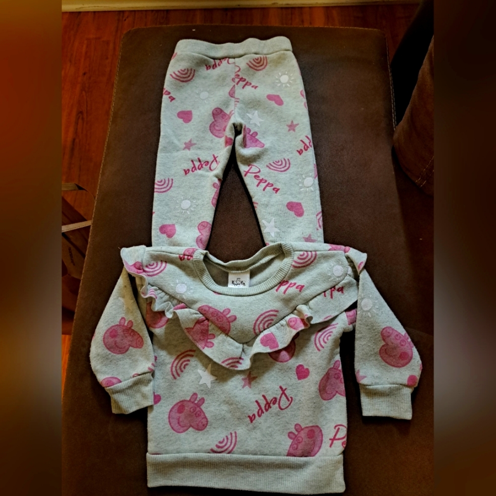 Girl Peppa Pig sweat suit
